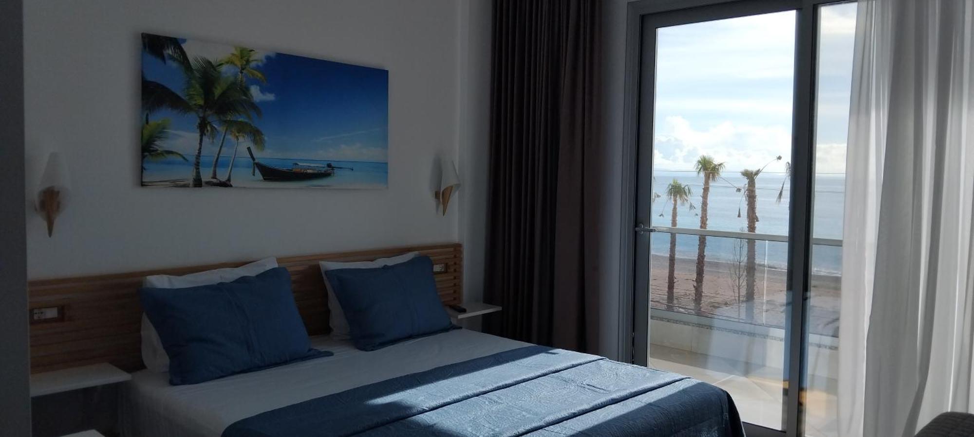 Anxhelos Hotel Himare Exterior photo