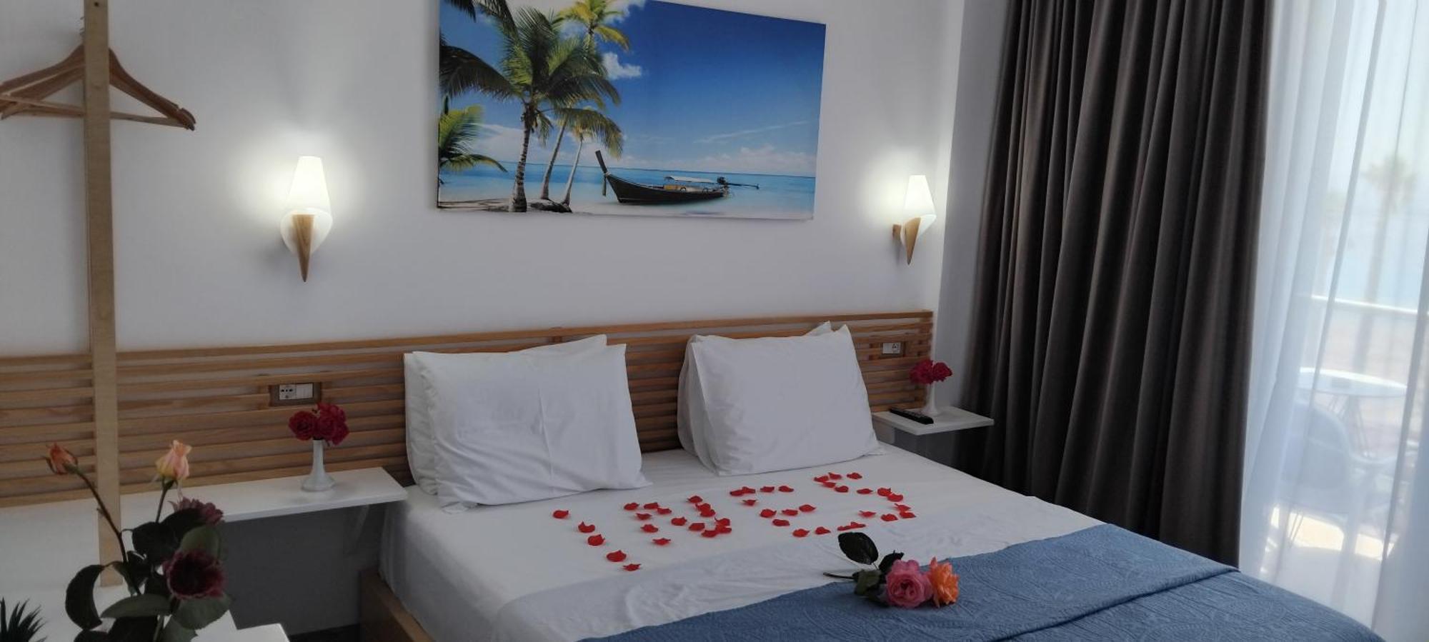 Anxhelos Hotel Himare Exterior photo